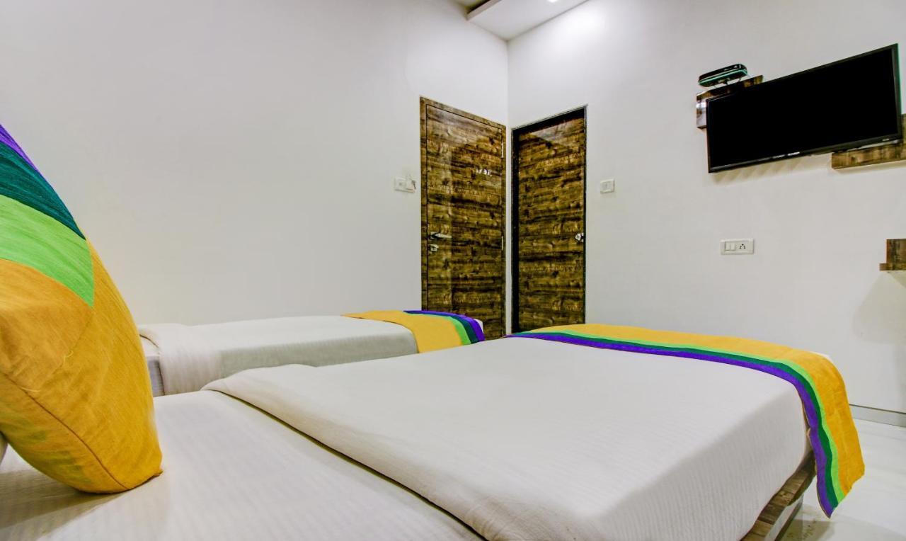 Hotel Magnet Terminal-2 Мумбаї Екстер'єр фото
